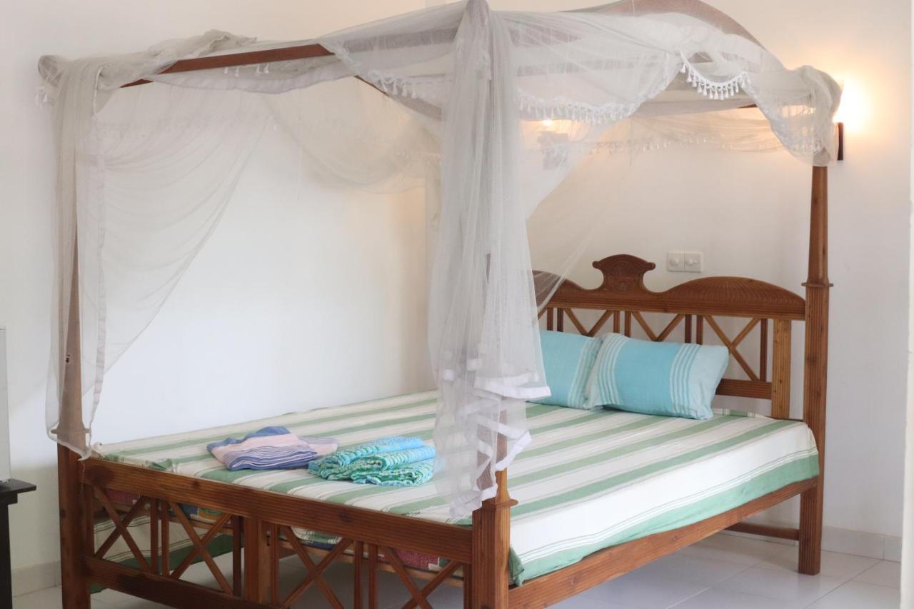 Long Beach Guest House Hikkaduwa Exterior foto