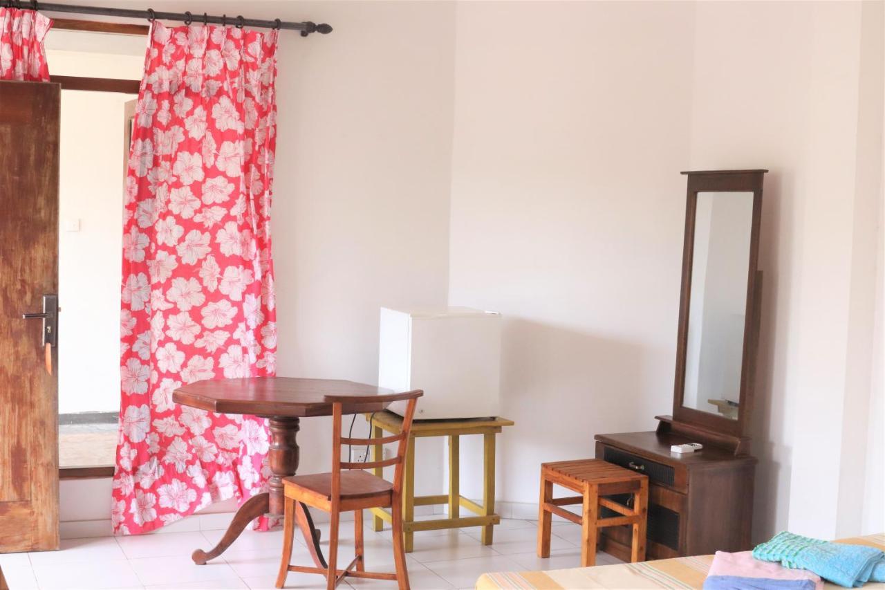 Long Beach Guest House Hikkaduwa Exterior foto